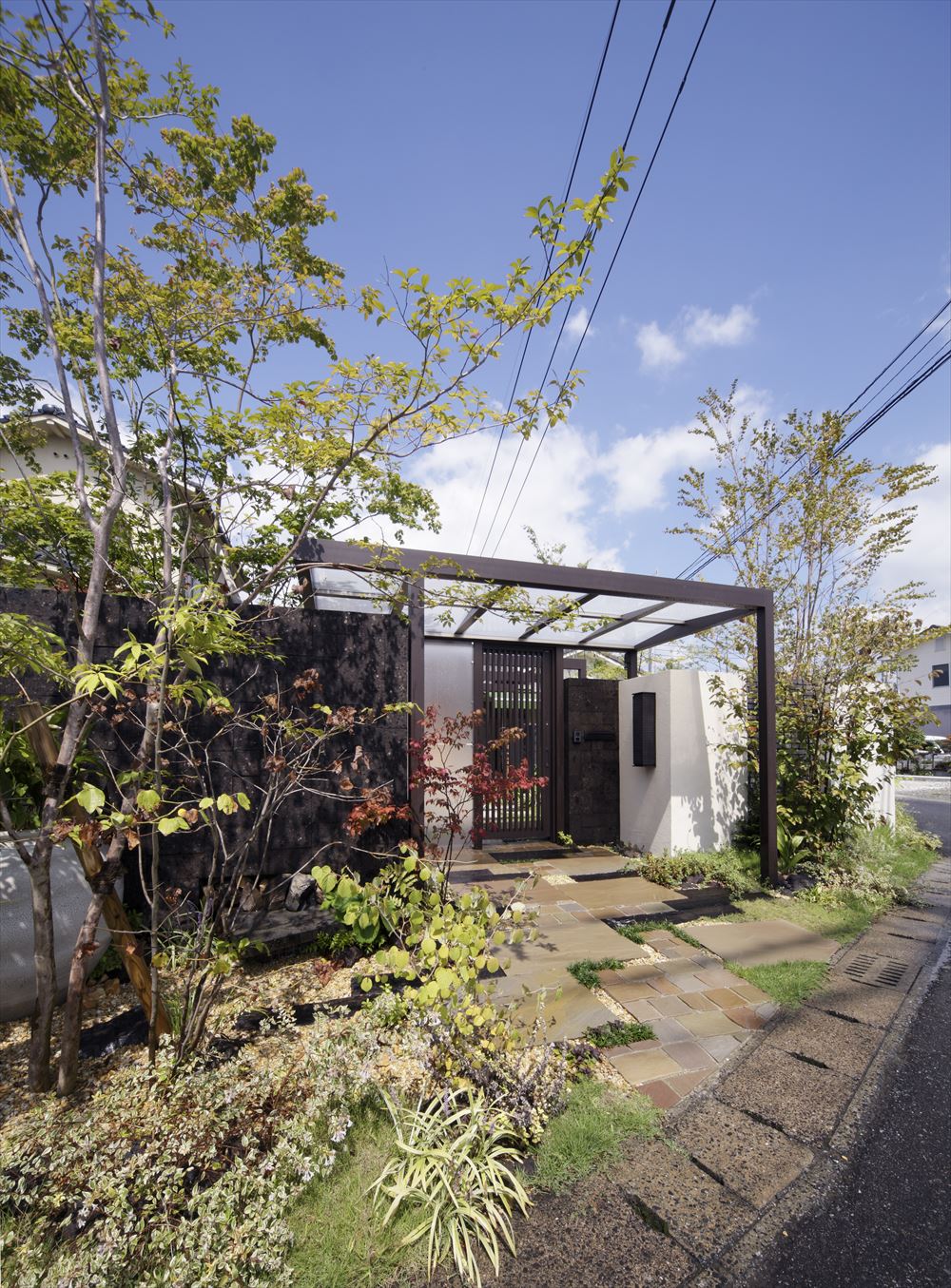 <p>野趣と洗練。</p>
<p>ミスマッチのようですが、何かを予感させるような迫力を感じさせます。</p>