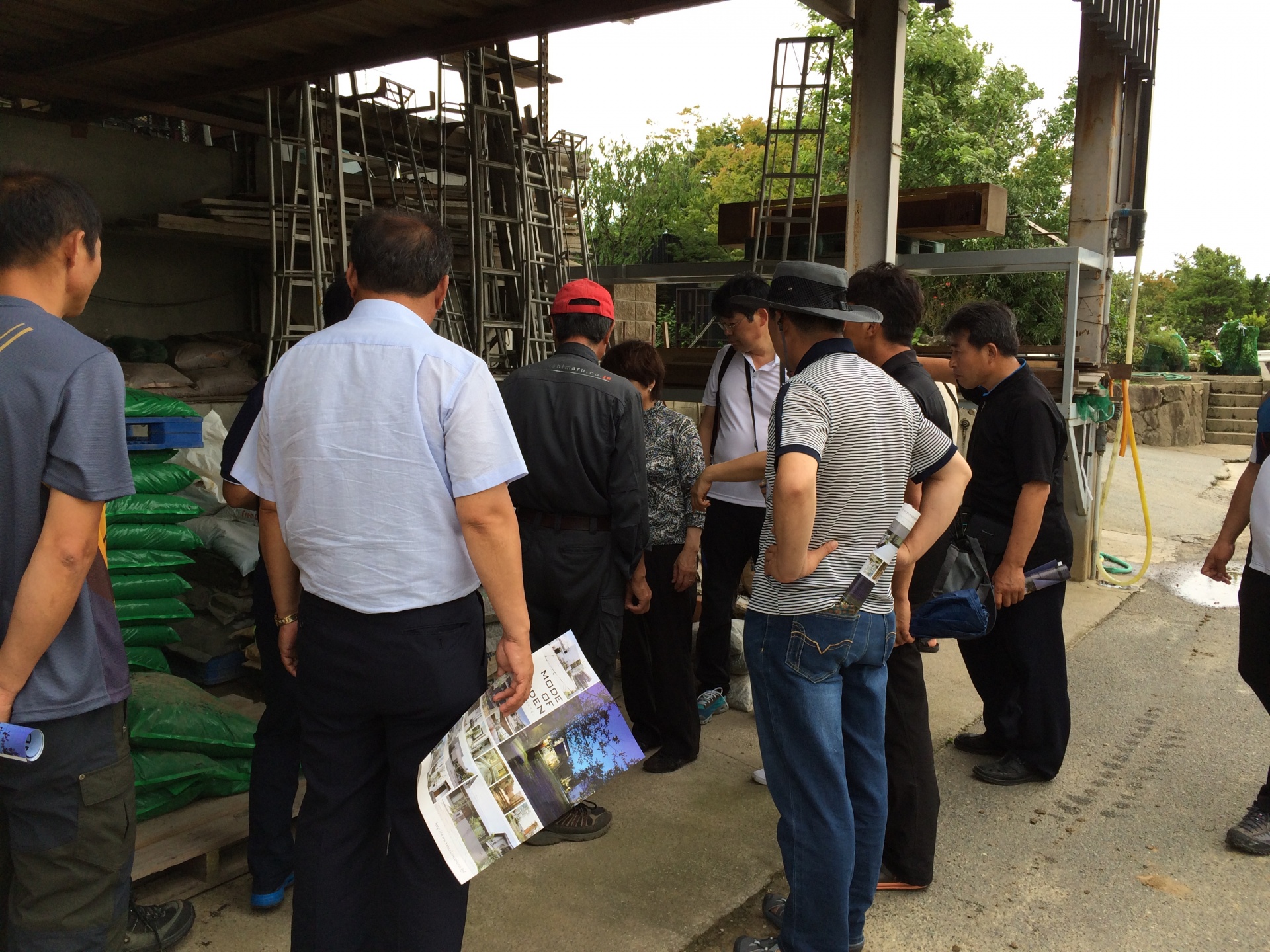 <p>肥料や土壌改良剤などの材料を説明</p>