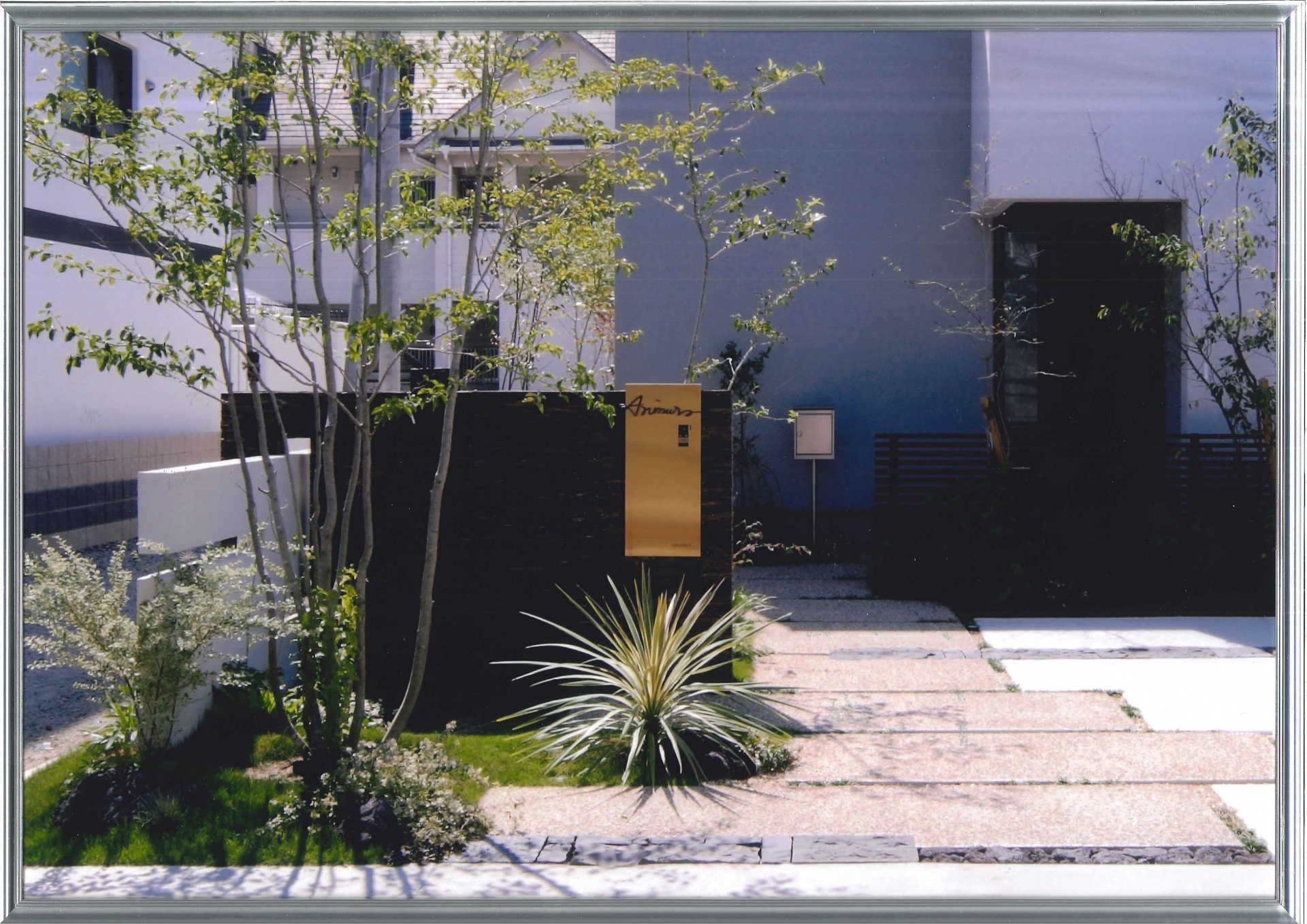 <p>受賞した作品の写真です<img src="https://www.tanushimaru.co.jp/smileys/shine.gif"></p>