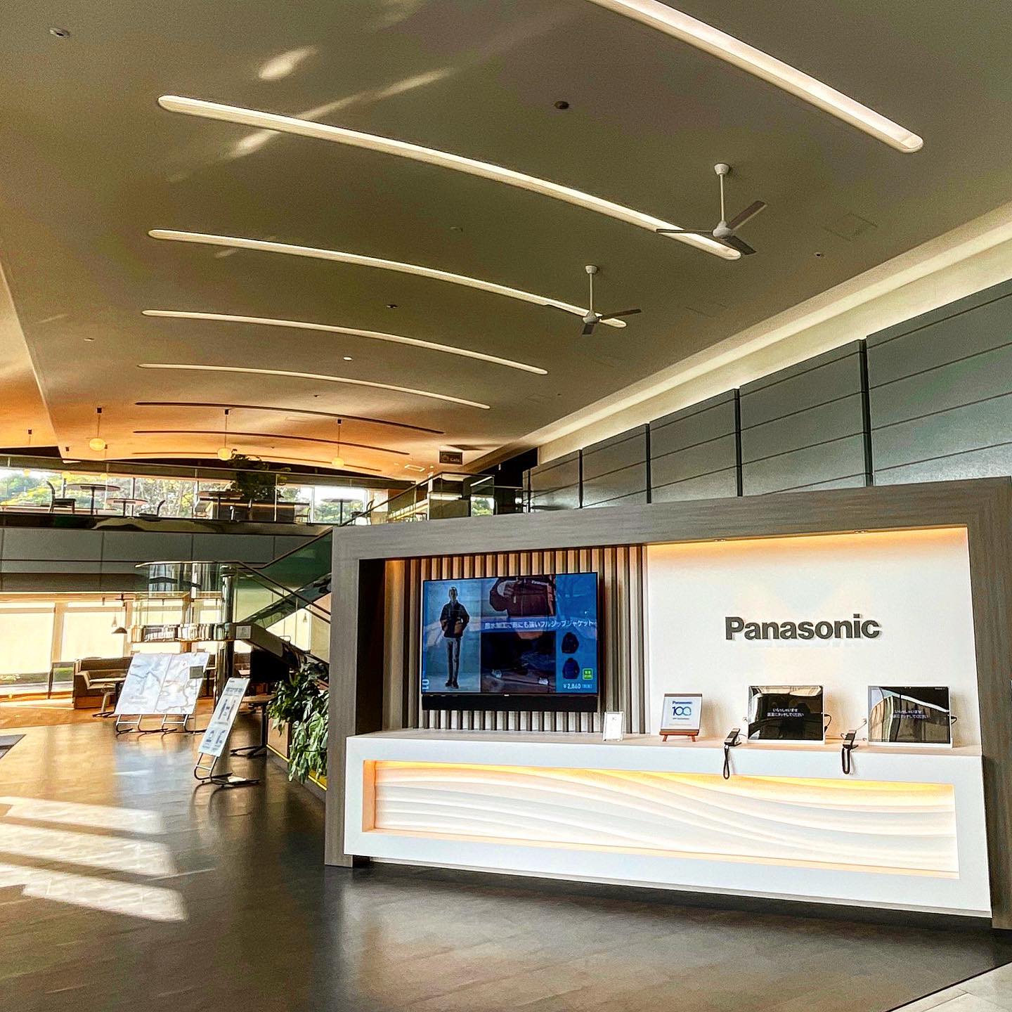 <p>勝負の一週間<br />
セミファイナル!<br />
今日はPanasonic本社で<br />
なかなかの濃い打ち合わせでした。<br />
また、可能性と妄想が<br />
さぁ大詰めのラストへ<img src="https://www.tanushimaru.co.jp/smileys/up.gif"></p>