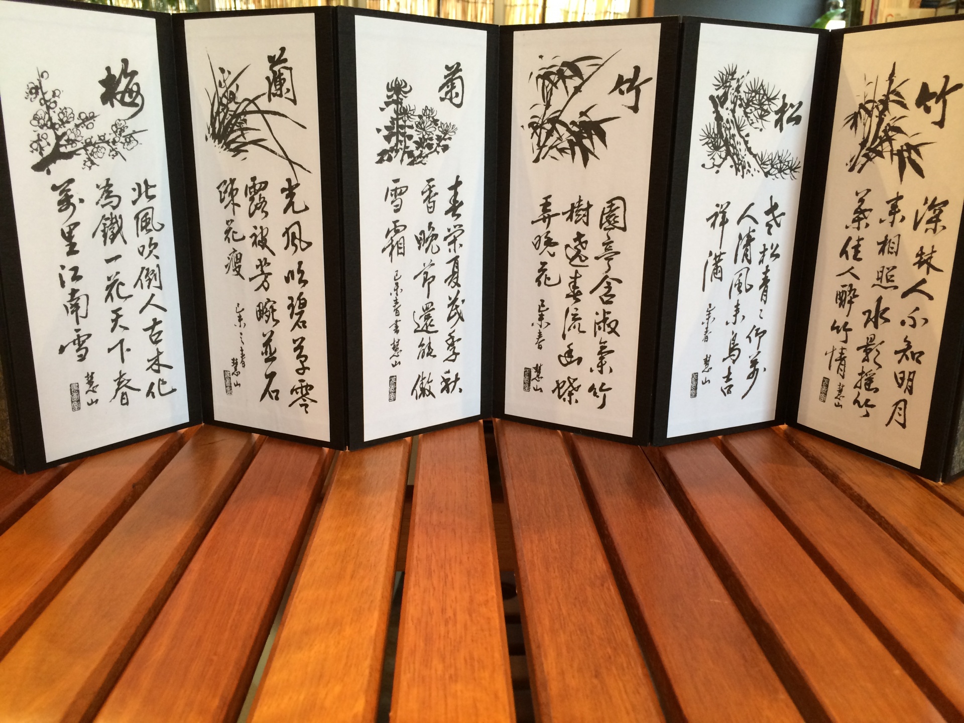 <p>お土産の品：百済文化のものだそうです。<br />
韓国のりもいただきました(^o^)</p>
<p>ありがとうございました。</p>