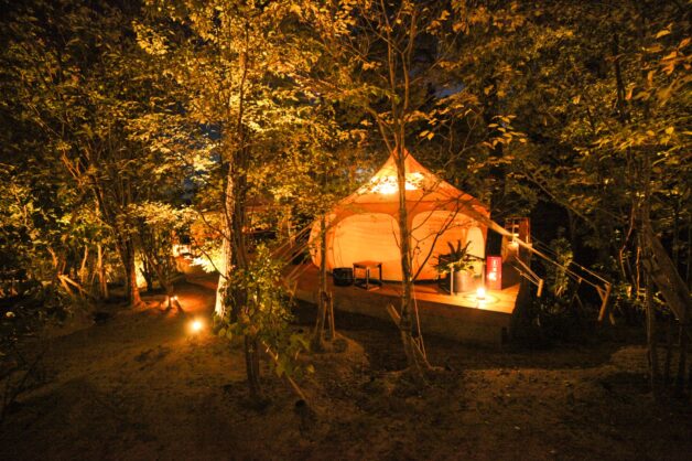 大自然を味わえる大人のグランピング施設