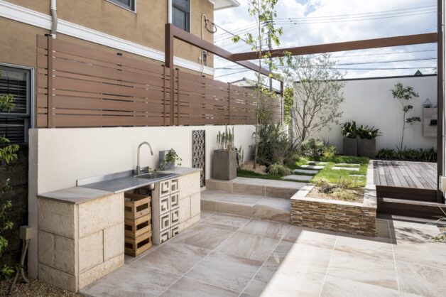 ドライガーデン、雑木の庭、オブジェガーデン、アウトドアリビングと贅沢な庭。