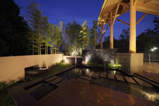 夜景と水景の美しい魅惑の庭