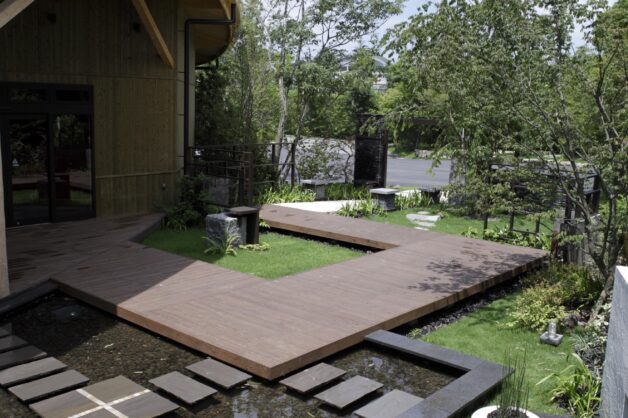 夜景と水景の美しい魅惑の庭