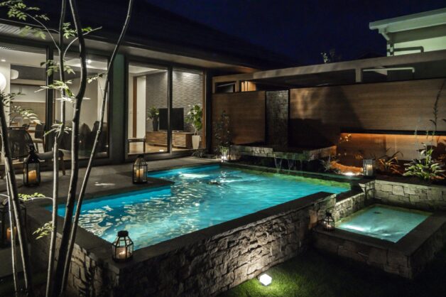 開放感のあるタイルテラスで安らげるアウトリビング