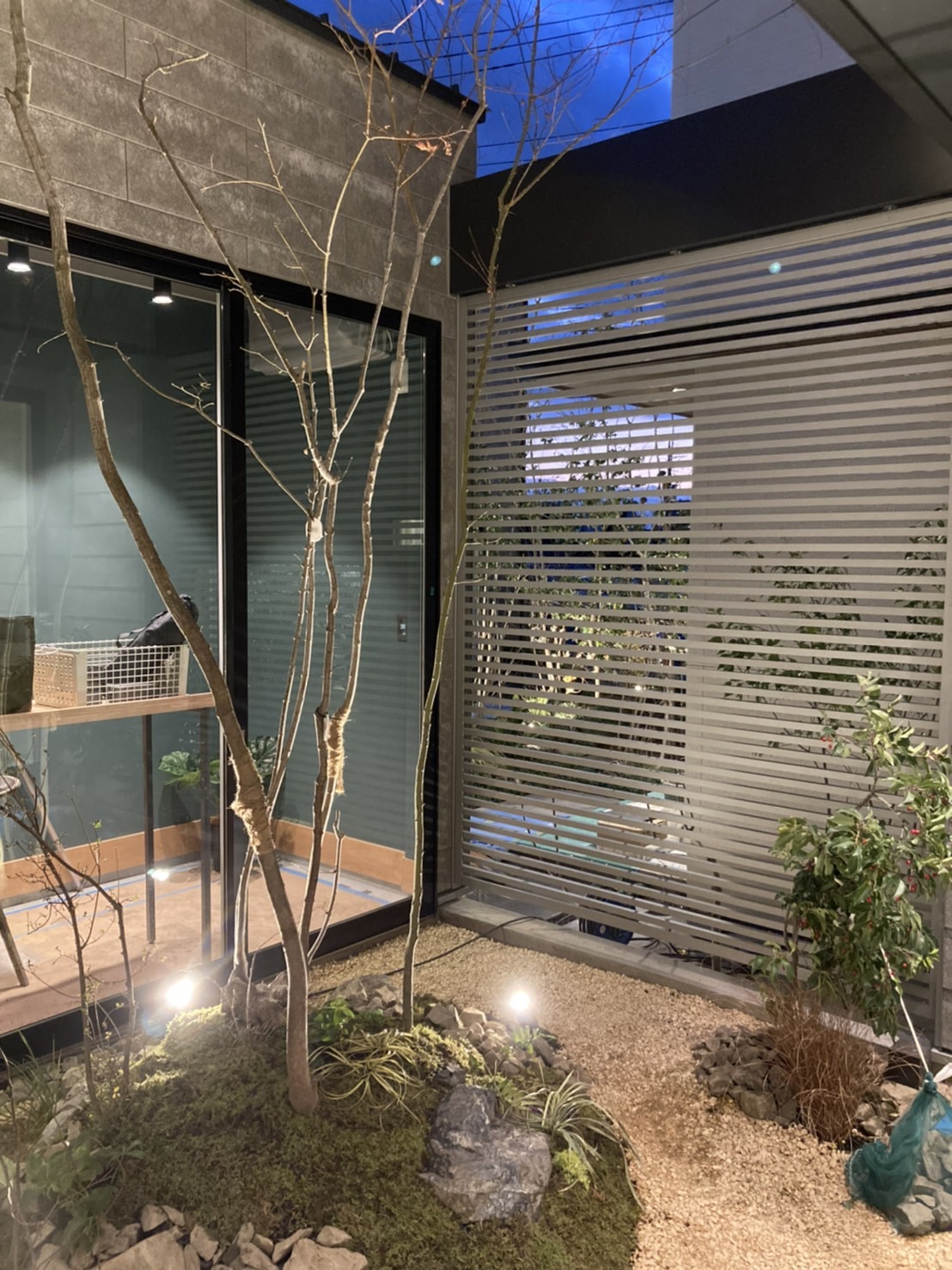 <div>2022年1月3日にOPNEした</div>
<div>
<div>ポラテック様の体感すまいパーク越谷(埼玉)</div>
</div>
<div></div>
<div>弊社のグリーンクリエータ小西が</div>
<div>外構を全面プロデュース致しました。</div>
<div></div>
<div></div>
<div>早くも、各メディアから取材を受け話題を呼んでいます。</div>
<div>何と、オープンして3日間で</div>
<div>お客様からの問い合わせは140件以上を超え予想を超える反響だそうです。</div>
<p> </p>
<div>【情報番組特集一覧】</div>
<div>
<ul>
<li><strong>テレビ東京</strong>「<strong>WBS</strong>(<strong>ワールドビジネスサテライト</strong>)」</li>
<li> 放映日時:<strong>2022年1月7日(月)</strong></li>
</ul>
<p>番組HPはこちらから<a href="https://www.tv tokyo.co.jp/wbs/">https://www.tv tokyo.co.jp/wbs/</a></p>
<p> </p>
<ul>
<li><strong>フジテレビ「Live News イット」</strong></li>
<li> 放映日時:<strong>2022年1月19日(水)</strong></li>
</ul>
<p>番組HPはこちらから<a href="https://www.fujitv.co.jp/livenews it/">https://www.fujitv.co.jp/livenews it/</a></p>
</div>