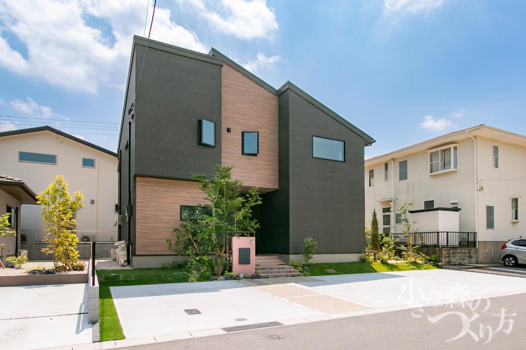 ご利用にあたって重視されたことは？<ul>
<li>デザイン（プランの提案力）</li>
<li>担当者の対応</li>
</ul>