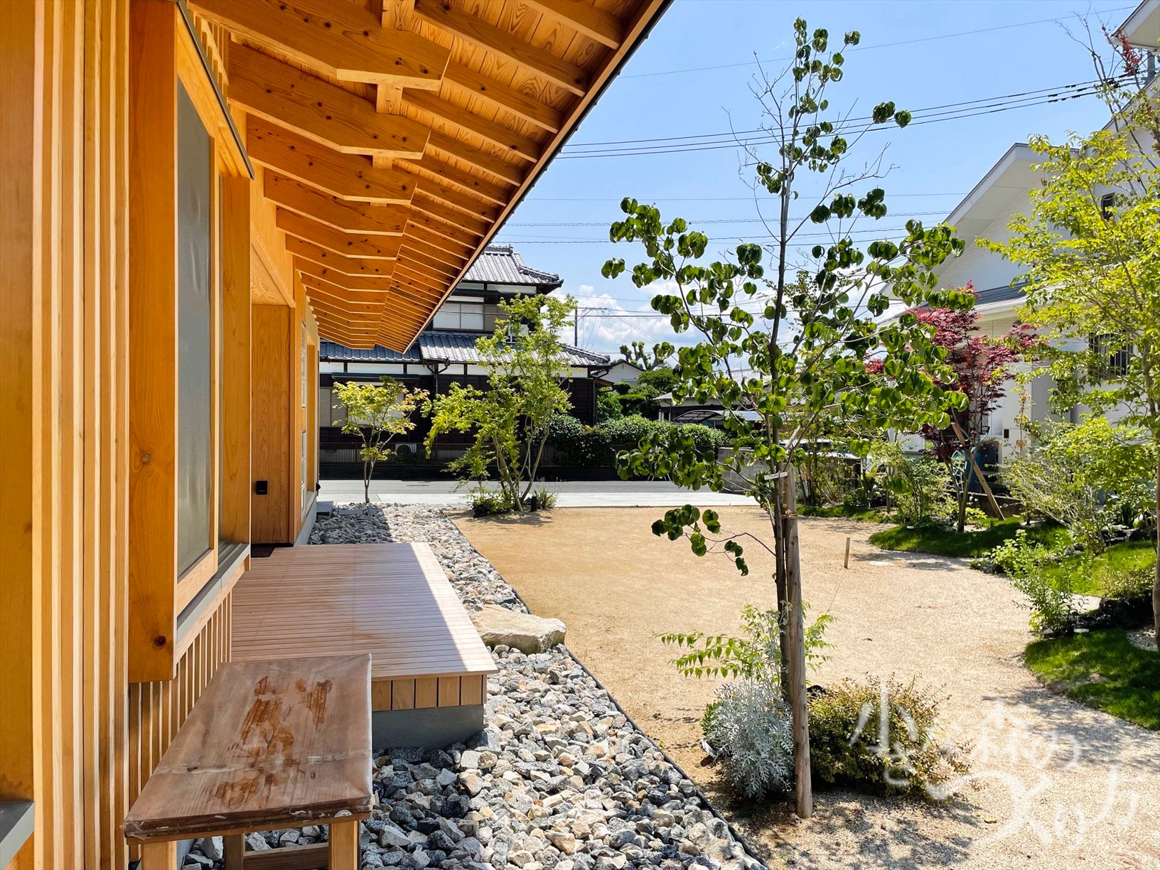 施工事例<p>多くの方に、それも知らない方に話かけてもらい、</p>
<p>どこで庭を作ってもらったの？と聞かれます。</p>
<p>そのたびにご紹介させてもらっています。</p>