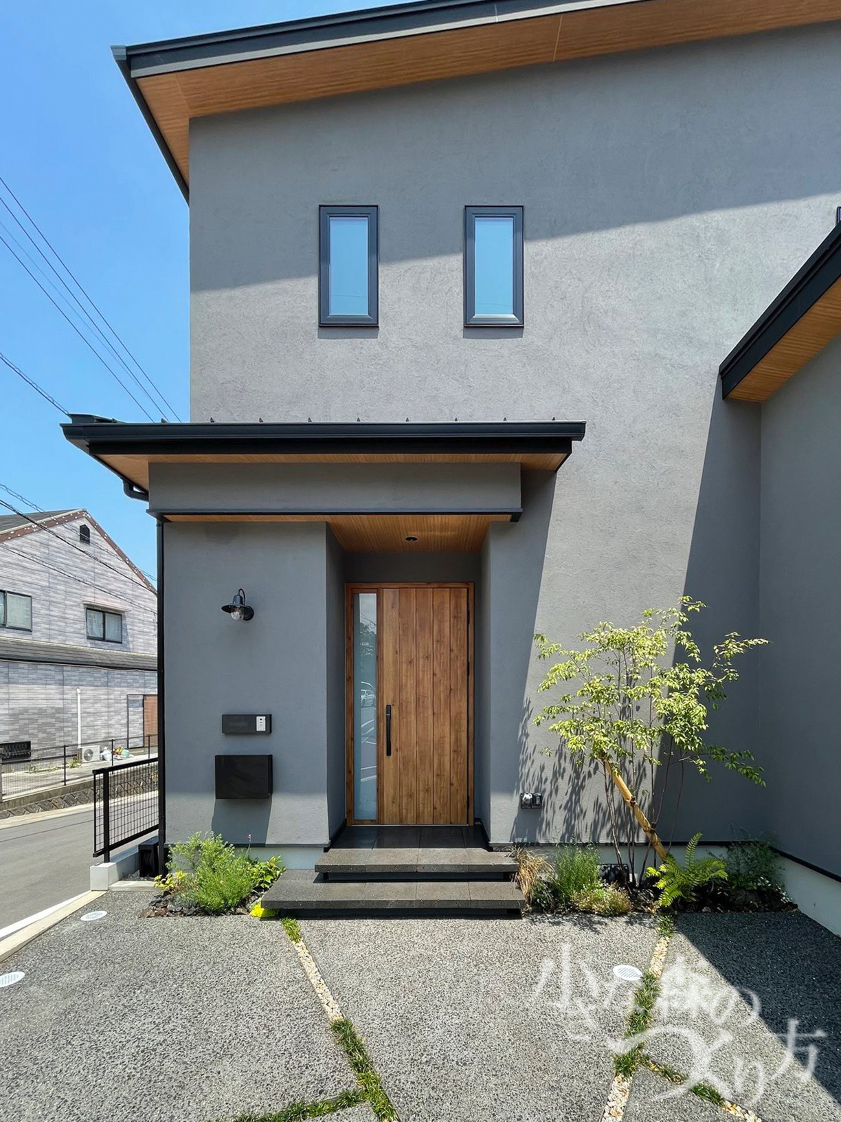 施工事例<p>担当営業さんの、迅速かつご丁寧なご対応含め満足しております。</p>
<p>この度は素敵な外構を作っていただき本当にありがとうございました。</p>