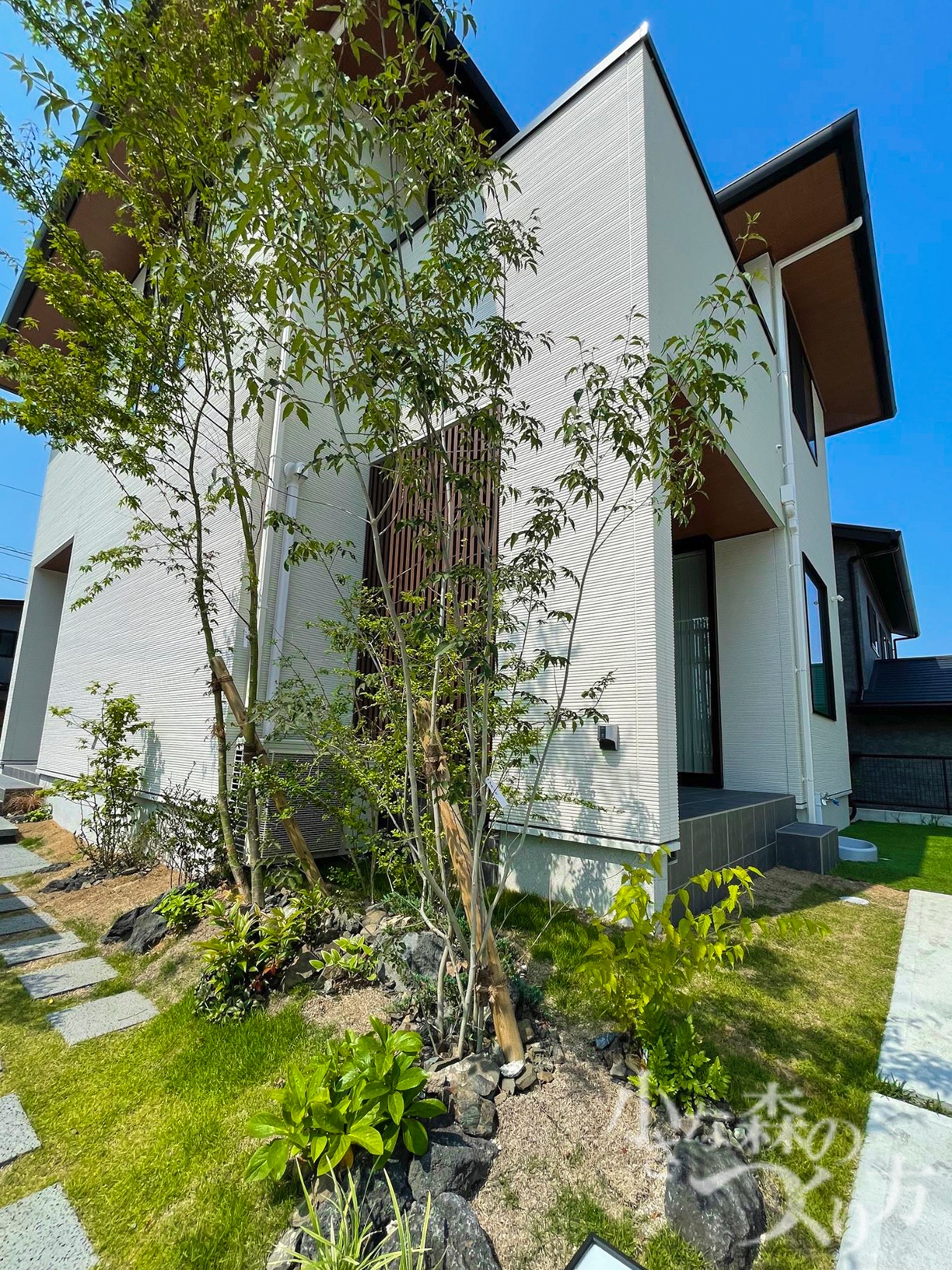 工事後の出来はご満足頂けましたか？<p>とても満足しています。自分の希望を上手く取り入れてもらって、</p>
<p>担当営業さんの提案もとても良く、希望プラスαの出来で満足しています。</p>
<p>形が美しく、元気の良い植物を植えて下さっていてそこも満足しています。</p>
<p> </p>
<p> </p>
<p> </p>