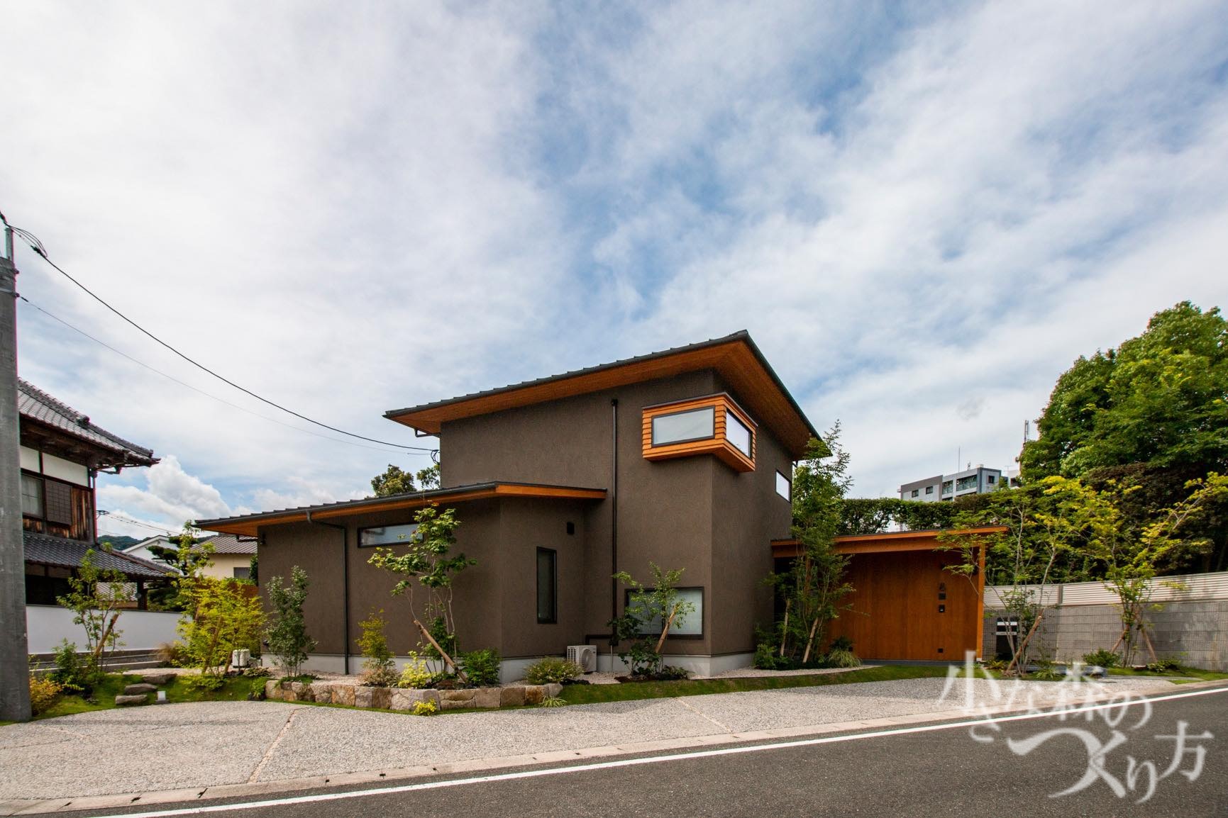 施工業者を決められる前にどんなことで悩んでいましたか？<ul>
<li>デザインはよいか</li>
<li>価格は妥当か</li>
<li>ちゃんと対応してくれるか</li>
</ul>
<p>工務店から何度か外構デザインを提案して頂きましたがピンと来ず</p>
<p>決め手にかけていました。</p>