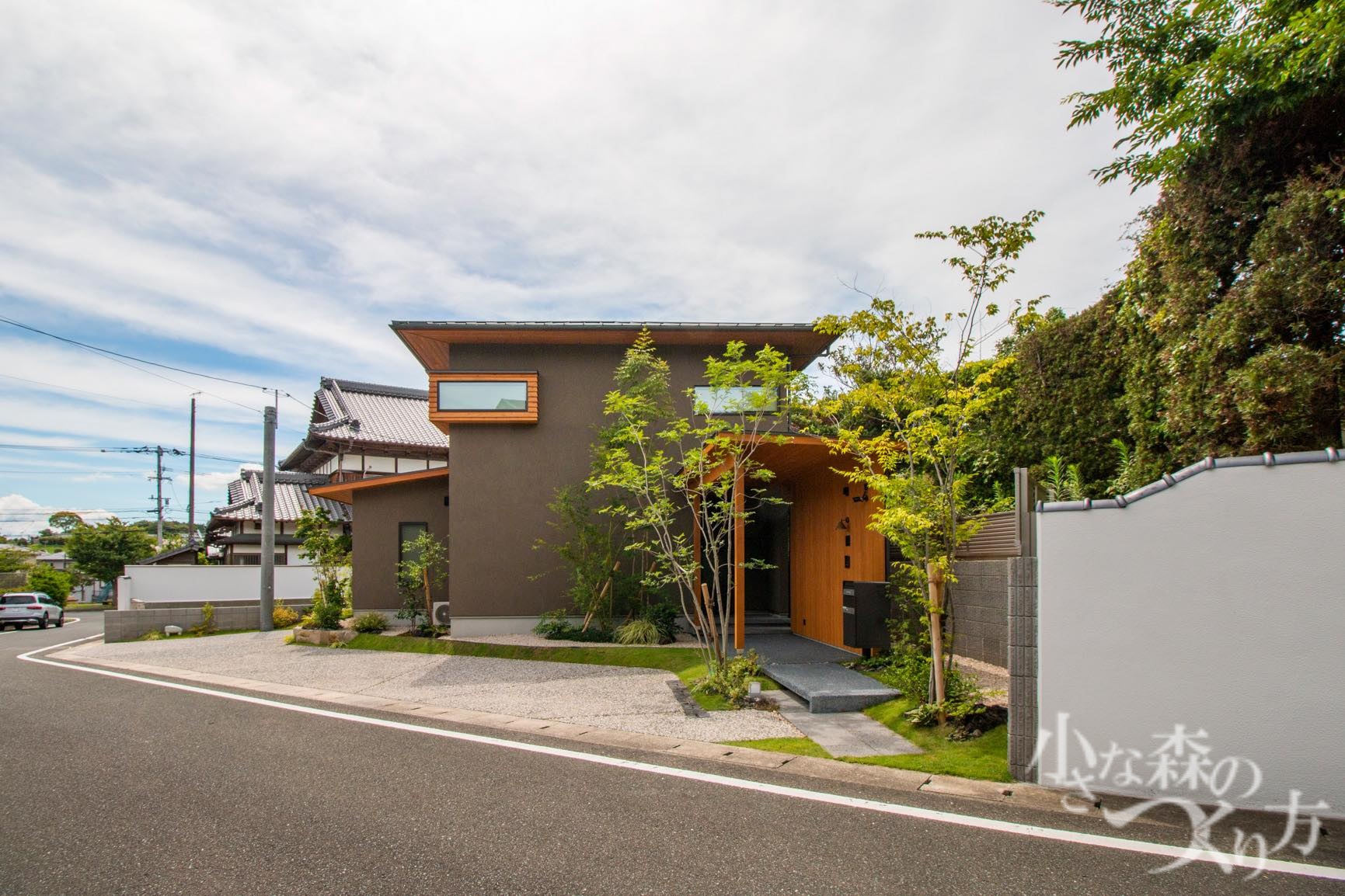 弊社を何でお知りになりましたか？<p>以前検討していたメーカーの提携業者さんだと伺って知りました。</p>
<p>モデルハウスで見た時に好印象でHPを見てご相談しようと思いました。</p>