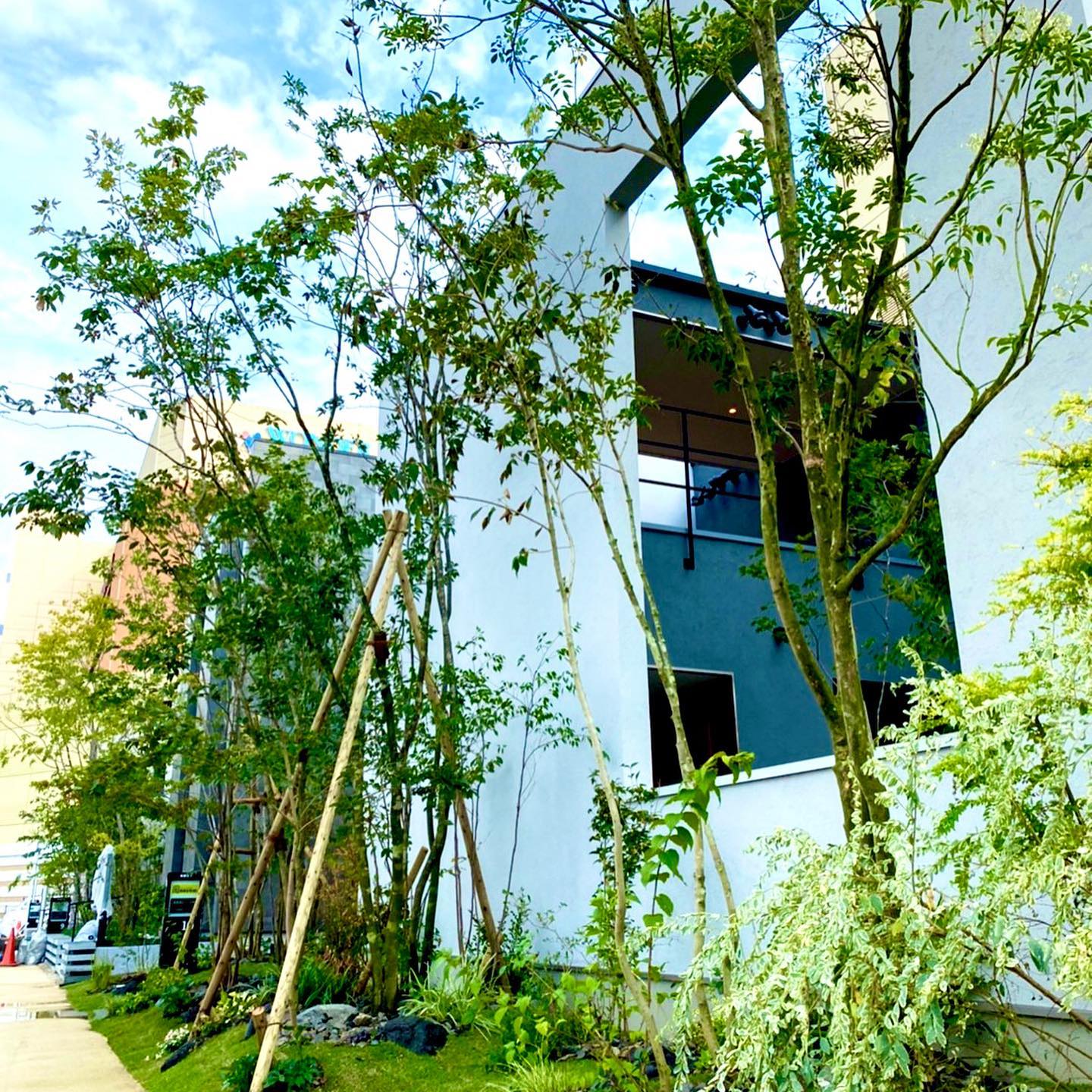 <div class="m8h3af8h l7ghb35v kjdc1dyq kmwttqpk gh25dzvf n3t5jt4f">
<div dir="auto">
<p>façadeとInner Garden</p>
</div>
</div>
<div class="l7ghb35v kjdc1dyq kmwttqpk gh25dzvf jikcssrz n3t5jt4f">
<div dir="auto">
<p>シンプルな空間を崩さず、内部からの眺めを開口部と窓の関係や</p>
</div>
<div dir="auto">限られた空間での奥行きを考慮し演出</div>
<div dir="auto"></div>
<div dir="auto">
<p>アメニティを感じるOpen space</p>
</div>
</div>
<div class="l7ghb35v kjdc1dyq kmwttqpk gh25dzvf jikcssrz n3t5jt4f">
<div dir="auto">
<p>意図を読みとりいい空間に変える</p>
</div>
<div dir="auto"></div>
</div>
<div class="l7ghb35v kjdc1dyq kmwttqpk gh25dzvf jikcssrz n3t5jt4f">
<div dir="auto">
<p>毎回 毎回 妄想して作品になる</p>
</div>
<div dir="auto">日々向き合う深さ</div>
</div>