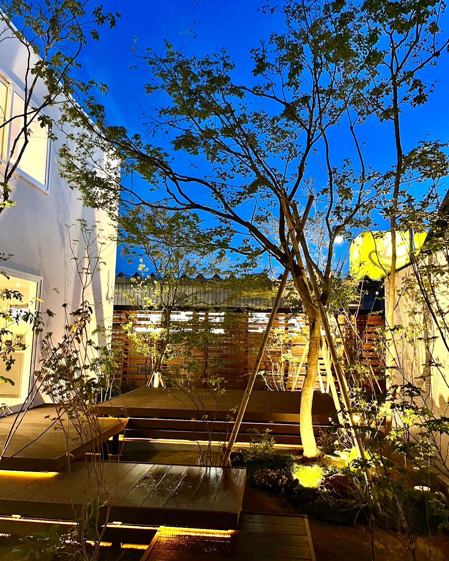 <p dir="auto">広島project完了<span class="x3nfvp2 x1j61x8r x1fcty0u xdj266r xhhsvwb xat24cr xgzva0m xxymvpz xlup9mm x1kky2od"><img loading="lazy" src="https://static.xx.fbcdn.net/images/emoji.php/v9/t1e/2/16/1f60a.png" alt="😊" width="16" height="16" /></span></p>
<p class="xdj266r x11i5rnm xat24cr x1mh8g0r x1vvkbs x126k92a">社員と仲間、地元の皆様に感謝です</p>
<p> </p>
<div class="x11i5rnm xat24cr x1mh8g0r x1vvkbs xtlvy1s x126k92a">
<div dir="auto">本当、協力<span class="x3nfvp2 x1j61x8r x1fcty0u xdj266r xhhsvwb xat24cr xgzva0m xxymvpz xlup9mm x1kky2od"><img loading="lazy" src="https://static.xx.fbcdn.net/images/emoji.php/v9/t3/2/16/1f91d.png" alt="🤝" width="16" height="16" /></span>で完成した現場でした</div>
<div dir="auto">仕上がりもいい感じです</div>
</div>
<div class="x11i5rnm xat24cr x1mh8g0r x1vvkbs xtlvy1s x126k92a">
<div dir="auto">皆様ありがとうございました<span class="x3nfvp2 x1j61x8r x1fcty0u xdj266r xhhsvwb xat24cr xgzva0m xxymvpz xlup9mm x1kky2od"><img loading="lazy" src="https://static.xx.fbcdn.net/images/emoji.php/v9/ta0/2/16/1f647 200d 2642.png" alt="🙇‍♂️" width="16" height="16" /></span></div>
</div>
<div class="x11i5rnm xat24cr x1mh8g0r x1vvkbs xtlvy1s x126k92a"></div>