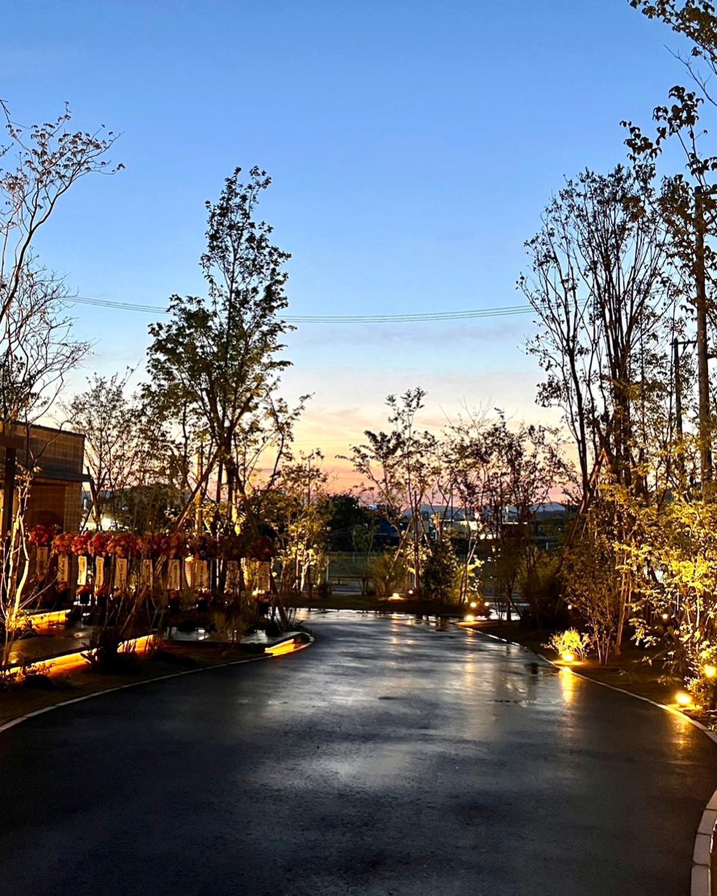 <p dir="auto">広島project完了<span class="x3nfvp2 x1j61x8r x1fcty0u xdj266r xhhsvwb xat24cr xgzva0m xxymvpz xlup9mm x1kky2od"><img loading="lazy" src="https://static.xx.fbcdn.net/images/emoji.php/v9/t1e/2/16/1f60a.png" alt="😊" width="16" height="16" /></span></p>
<p class="xdj266r x11i5rnm xat24cr x1mh8g0r x1vvkbs x126k92a">社員と仲間、地元の皆様に感謝です</p>
<p> </p>
<div class="x11i5rnm xat24cr x1mh8g0r x1vvkbs xtlvy1s x126k92a">
<div dir="auto">本当、協力<span class="x3nfvp2 x1j61x8r x1fcty0u xdj266r xhhsvwb xat24cr xgzva0m xxymvpz xlup9mm x1kky2od"><img loading="lazy" src="https://static.xx.fbcdn.net/images/emoji.php/v9/t3/2/16/1f91d.png" alt="🤝" width="16" height="16" /></span>で完成した現場でした</div>
<div dir="auto">仕上がりもいい感じです</div>
</div>
<div class="x11i5rnm xat24cr x1mh8g0r x1vvkbs xtlvy1s x126k92a">
<div dir="auto">皆様ありがとうございました<span class="x3nfvp2 x1j61x8r x1fcty0u xdj266r xhhsvwb xat24cr xgzva0m xxymvpz xlup9mm x1kky2od"><img loading="lazy" src="https://static.xx.fbcdn.net/images/emoji.php/v9/ta0/2/16/1f647 200d 2642.png" alt="🙇‍♂️" width="16" height="16" /></span></div>
</div>
<div class="x11i5rnm xat24cr x1mh8g0r x1vvkbs xtlvy1s x126k92a"></div>