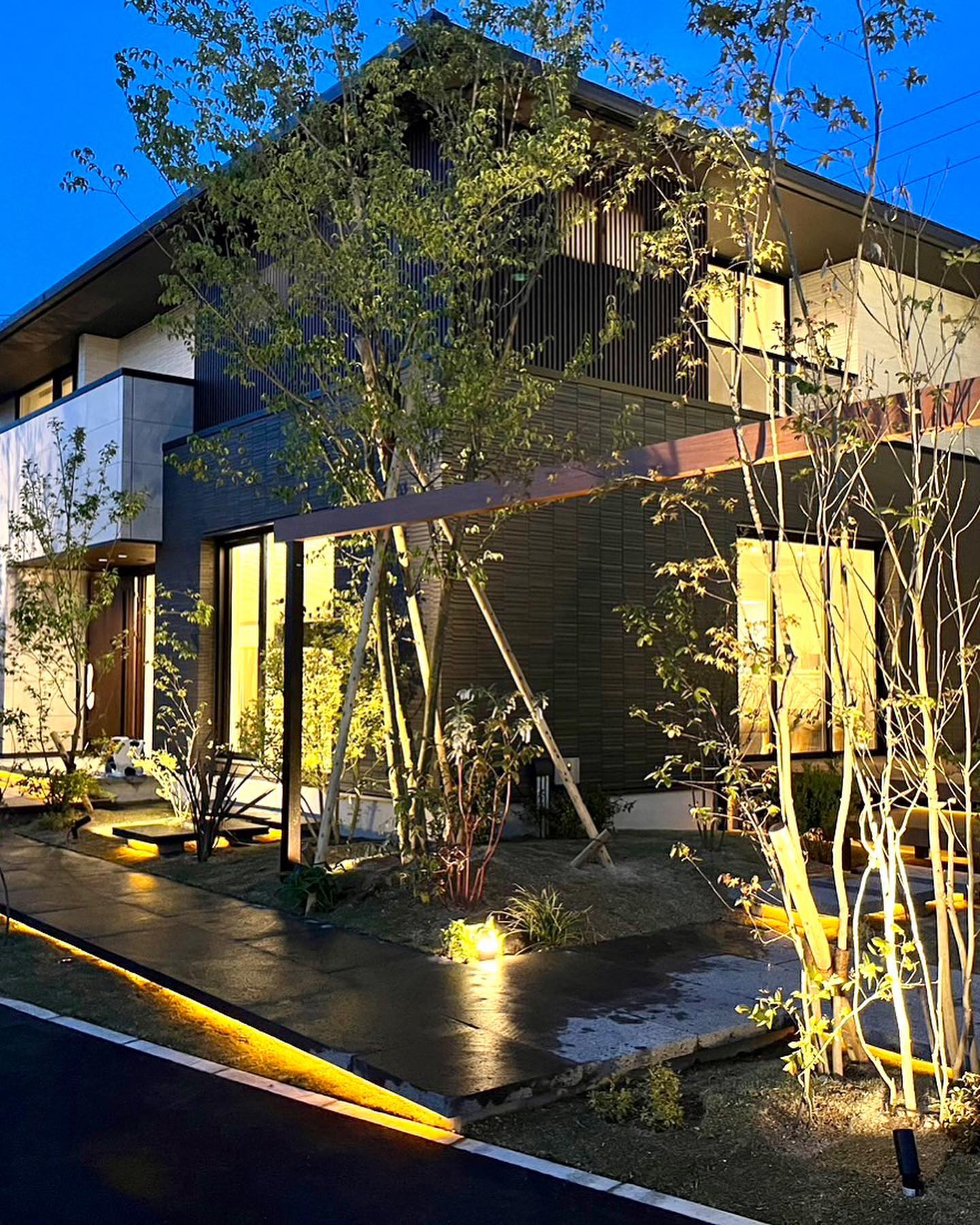 <p dir="auto">広島project完了<span class="x3nfvp2 x1j61x8r x1fcty0u xdj266r xhhsvwb xat24cr xgzva0m xxymvpz xlup9mm x1kky2od"><img loading="lazy" src="https://static.xx.fbcdn.net/images/emoji.php/v9/t1e/2/16/1f60a.png" alt="😊" width="16" height="16" /></span></p>
<p class="xdj266r x11i5rnm xat24cr x1mh8g0r x1vvkbs x126k92a">社員と仲間、地元の皆様に感謝です</p>
<p> </p>
<div class="x11i5rnm xat24cr x1mh8g0r x1vvkbs xtlvy1s x126k92a">
<div dir="auto">本当、協力<span class="x3nfvp2 x1j61x8r x1fcty0u xdj266r xhhsvwb xat24cr xgzva0m xxymvpz xlup9mm x1kky2od"><img loading="lazy" src="https://static.xx.fbcdn.net/images/emoji.php/v9/t3/2/16/1f91d.png" alt="🤝" width="16" height="16" /></span>で完成した現場でした</div>
<div dir="auto">仕上がりもいい感じです</div>
</div>
<div class="x11i5rnm xat24cr x1mh8g0r x1vvkbs xtlvy1s x126k92a">
<div dir="auto">皆様ありがとうございました<span class="x3nfvp2 x1j61x8r x1fcty0u xdj266r xhhsvwb xat24cr xgzva0m xxymvpz xlup9mm x1kky2od"><img loading="lazy" src="https://static.xx.fbcdn.net/images/emoji.php/v9/ta0/2/16/1f647 200d 2642.png" alt="🙇‍♂️" width="16" height="16" /></span></div>
</div>
<div class="x11i5rnm xat24cr x1mh8g0r x1vvkbs xtlvy1s x126k92a"></div>