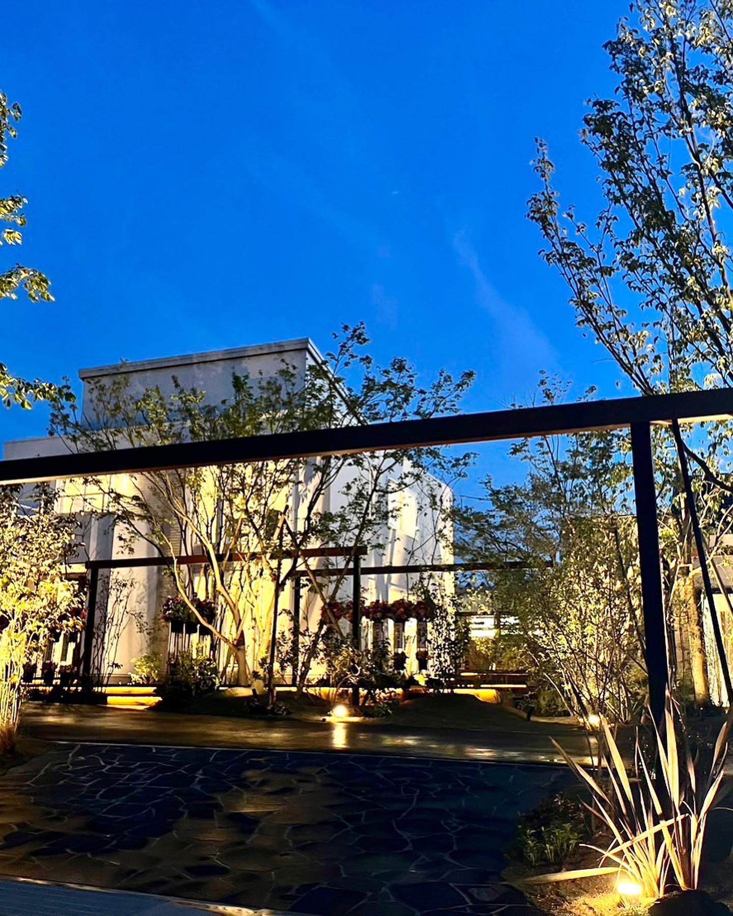 <p dir="auto">広島project完了<span class="x3nfvp2 x1j61x8r x1fcty0u xdj266r xhhsvwb xat24cr xgzva0m xxymvpz xlup9mm x1kky2od"><img loading="lazy" src="https://static.xx.fbcdn.net/images/emoji.php/v9/t1e/2/16/1f60a.png" alt="😊" width="16" height="16" /></span></p>
<p class="xdj266r x11i5rnm xat24cr x1mh8g0r x1vvkbs x126k92a">社員と仲間、地元の皆様に感謝です</p>
<p> </p>
<div class="x11i5rnm xat24cr x1mh8g0r x1vvkbs xtlvy1s x126k92a">
<div dir="auto">本当、協力<span class="x3nfvp2 x1j61x8r x1fcty0u xdj266r xhhsvwb xat24cr xgzva0m xxymvpz xlup9mm x1kky2od"><img loading="lazy" src="https://static.xx.fbcdn.net/images/emoji.php/v9/t3/2/16/1f91d.png" alt="🤝" width="16" height="16" /></span>で完成した現場でした</div>
<div dir="auto">仕上がりもいい感じです</div>
</div>
<div class="x11i5rnm xat24cr x1mh8g0r x1vvkbs xtlvy1s x126k92a">
<div dir="auto">皆様ありがとうございました<span class="x3nfvp2 x1j61x8r x1fcty0u xdj266r xhhsvwb xat24cr xgzva0m xxymvpz xlup9mm x1kky2od"><img loading="lazy" src="https://static.xx.fbcdn.net/images/emoji.php/v9/ta0/2/16/1f647 200d 2642.png" alt="🙇‍♂️" width="16" height="16" /></span></div>
</div>
<div class="x11i5rnm xat24cr x1mh8g0r x1vvkbs xtlvy1s x126k92a"></div>