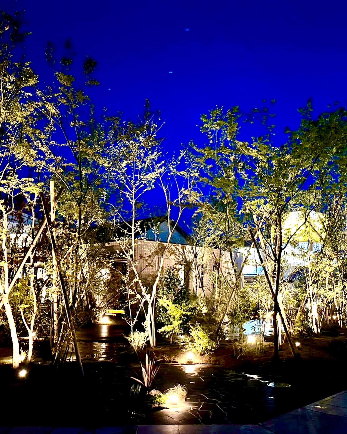 <p dir="auto">広島project完了<span class="x3nfvp2 x1j61x8r x1fcty0u xdj266r xhhsvwb xat24cr xgzva0m xxymvpz xlup9mm x1kky2od"><img loading="lazy" src="https://static.xx.fbcdn.net/images/emoji.php/v9/t1e/2/16/1f60a.png" alt="😊" width="16" height="16" /></span></p>
<p class="xdj266r x11i5rnm xat24cr x1mh8g0r x1vvkbs x126k92a">社員と仲間、地元の皆様に感謝です</p>
<p> </p>
<div class="x11i5rnm xat24cr x1mh8g0r x1vvkbs xtlvy1s x126k92a">
<div dir="auto">本当、協力<span class="x3nfvp2 x1j61x8r x1fcty0u xdj266r xhhsvwb xat24cr xgzva0m xxymvpz xlup9mm x1kky2od"><img loading="lazy" src="https://static.xx.fbcdn.net/images/emoji.php/v9/t3/2/16/1f91d.png" alt="🤝" width="16" height="16" /></span>で完成した現場でした</div>
<div dir="auto">仕上がりもいい感じです</div>
</div>
<div class="x11i5rnm xat24cr x1mh8g0r x1vvkbs xtlvy1s x126k92a">
<div dir="auto">皆様ありがとうございました<span class="x3nfvp2 x1j61x8r x1fcty0u xdj266r xhhsvwb xat24cr xgzva0m xxymvpz xlup9mm x1kky2od"><img loading="lazy" src="https://static.xx.fbcdn.net/images/emoji.php/v9/ta0/2/16/1f647 200d 2642.png" alt="🙇‍♂️" width="16" height="16" /></span></div>
</div>
<div class="x11i5rnm xat24cr x1mh8g0r x1vvkbs xtlvy1s x126k92a"></div>