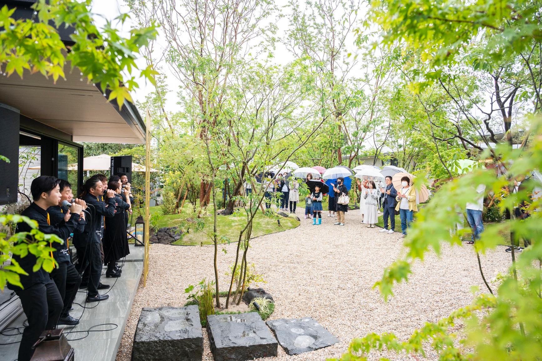 <p style="text align: center;">これからも人々が集まるコミュニティの場として</p>
<p style="text align: center;">「未来へツナグ小さな森」が皆様に愛される空間となれば大変嬉しく思います。</p>
<p style="text align: center;">