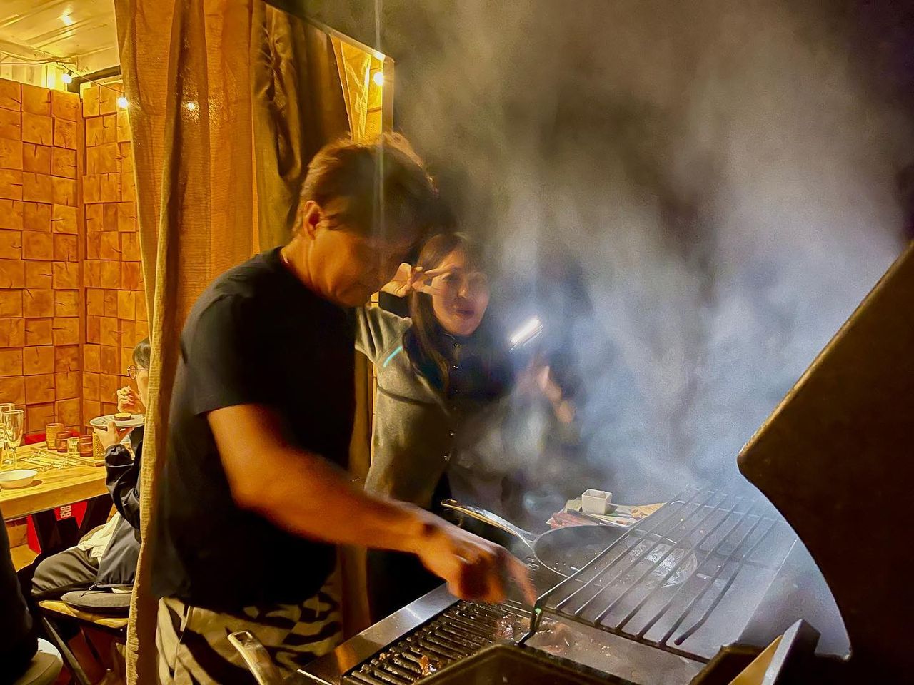 <div class="xdj266r x11i5rnm xat24cr x1mh8g0r x1vvkbs x126k92a">
<div dir="auto">夜はバーベキュー<span class="x3nfvp2 x1j61x8r x1fcty0u xdj266r xhhsvwb xat24cr xgzva0m xxymvpz xlup9mm x1kky2od"><img loading="lazy" class="xz74otr" src="https://static.xx.fbcdn.net/images/emoji.php/v9/tcb/2/16/1f356.png" alt="🍖" width="16" height="16" /></span>で</div>
<div dir="auto">盛り上がりました</p>
</div>
</div>
<div class="x11i5rnm xat24cr x1mh8g0r x1vvkbs xtlvy1s x126k92a">
<div dir="auto">鹿児島小西塾メンバーも合流</div>
<div dir="auto">して楽しい情報交換の場に</div>
</div>
<div class="x11i5rnm xat24cr x1mh8g0r x1vvkbs xtlvy1s x126k92a">
<div dir="auto">
<p>気候もちょいと肌寒くなり</p>
</div>
<div dir="auto">大人の火遊びにはもってこい</div>
<div dir="auto">の時間を過ごしました。</div>
</div>
<div class="x11i5rnm xat24cr x1mh8g0r x1vvkbs xtlvy1s x126k92a">
<div dir="auto">
<p>皆さん明日も</p>
</div>
<div dir="auto">よろしくお願いします。</div>
</div>
<div class="x11i5rnm xat24cr x1mh8g0r x1vvkbs xtlvy1s x126k92a">
</div>