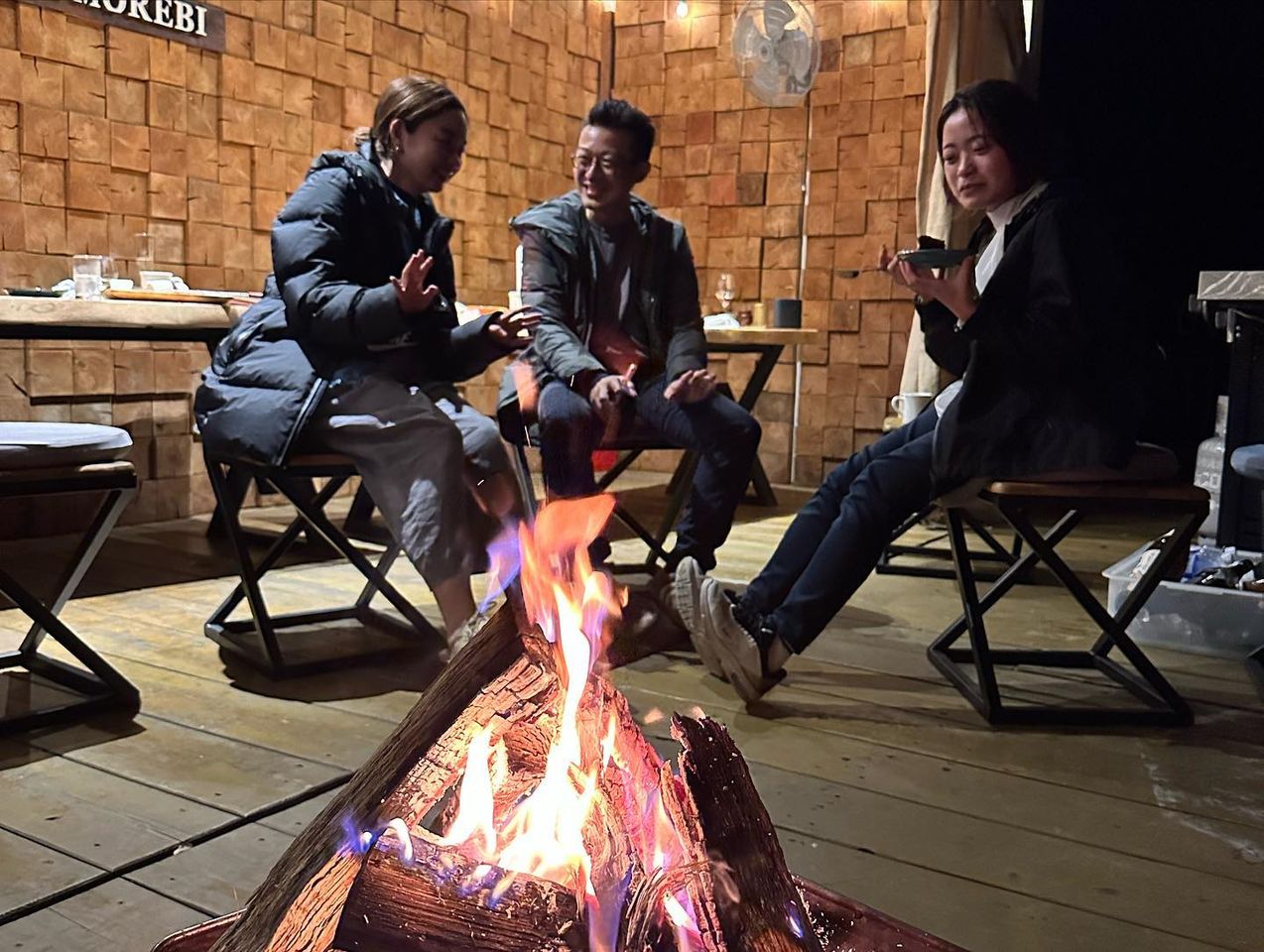 <div class="xdj266r x11i5rnm xat24cr x1mh8g0r x1vvkbs x126k92a">
<div dir="auto">夜はバーベキュー<span class="x3nfvp2 x1j61x8r x1fcty0u xdj266r xhhsvwb xat24cr xgzva0m xxymvpz xlup9mm x1kky2od"><img loading="lazy" class="xz74otr" src="https://static.xx.fbcdn.net/images/emoji.php/v9/tcb/2/16/1f356.png" alt="🍖" width="16" height="16" /></span>で</div>
<div dir="auto">盛り上がりました</p>
</div>
</div>
<div class="x11i5rnm xat24cr x1mh8g0r x1vvkbs xtlvy1s x126k92a">
<div dir="auto">鹿児島小西塾メンバーも合流</div>
<div dir="auto">して楽しい情報交換の場に</div>
</div>
<div class="x11i5rnm xat24cr x1mh8g0r x1vvkbs xtlvy1s x126k92a">
<div dir="auto">
<p>気候もちょいと肌寒くなり</p>
</div>
<div dir="auto">大人の火遊びにはもってこい</div>
<div dir="auto">の時間を過ごしました。</div>
</div>
<div class="x11i5rnm xat24cr x1mh8g0r x1vvkbs xtlvy1s x126k92a">
<div dir="auto">
<p>皆さん明日も</p>
</div>
<div dir="auto">よろしくお願いします。</div>
</div>
<div class="x11i5rnm xat24cr x1mh8g0r x1vvkbs xtlvy1s x126k92a">
</div>