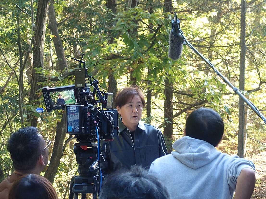 <div class="xdj266r x11i5rnm xat24cr x1mh8g0r x1vvkbs x126k92a">
<div dir="auto">10月24日</div>
</div>
<div class="x11i5rnm xat24cr x1mh8g0r x1vvkbs xtlvy1s x126k92a">
<div dir="auto">昨年よりプロデュース・設計監修させて頂いた</div>
<div dir="auto">グランピング 森の空でPanasonicさんの</div>
<div dir="auto">
<p>イメージムービー撮影<span class="x3nfvp2 x1j61x8r x1fcty0u xdj266r xhhsvwb xat24cr xgzva0m xxymvpz xlup9mm x1kky2od"><img loading="lazy" class="xz74otr" src="https://static.xx.fbcdn.net/images/emoji.php/v9/ta9/2/16/1f4fd.png" alt="📽️" width="16" height="16" /></span></p>
<p>&nbsp;</p>
</div>
</div>
<div class="x11i5rnm xat24cr x1mh8g0r x1vvkbs xtlvy1s x126k92a">
<div dir="auto">いつもながら<span class="x3nfvp2 x1j61x8r x1fcty0u xdj266r xhhsvwb xat24cr xgzva0m xxymvpz xlup9mm x1kky2od"><img loading="lazy" class="xz74otr" src="https://static.xx.fbcdn.net/images/emoji.php/v9/t60/2/16/1f4a6.png" alt="💦" width="16" height="16" /></span>本格的な撮影に圧倒されない様に</div>
<div dir="auto">気合いで頑張り無事終了<span class="x3nfvp2 x1j61x8r x1fcty0u xdj266r xhhsvwb xat24cr xgzva0m xxymvpz xlup9mm x1kky2od"><img loading="lazy" class="xz74otr" src="https://static.xx.fbcdn.net/images/emoji.php/v9/t1e/2/16/1f60a.png" alt="😊" width="16" height="16" /></span></div>
</div>
<div class="x11i5rnm xat24cr x1mh8g0r x1vvkbs xtlvy1s x126k92a">
<div dir="auto">
<p>今ではなかなか予約取れない施設になり</p>
<p>作り手としては、、、大変嬉しい限りです<span class="x3nfvp2 x1j61x8r x1fcty0u xdj266r xhhsvwb xat24cr xgzva0m xxymvpz xlup9mm x1kky2od"><img loading="lazy" class="xz74otr" src="https://static.xx.fbcdn.net/images/emoji.php/v9/t7c/2/16/263a.png" alt="☺️" width="16" height="16" /></span></p>
</div>
</div>
<div class="x11i5rnm xat24cr x1mh8g0r x1vvkbs xtlvy1s x126k92a">
<div dir="auto">
<p>秋<span class="x3nfvp2 x1j61x8r x1fcty0u xdj266r xhhsvwb xat24cr xgzva0m xxymvpz xlup9mm x1kky2od"><img loading="lazy" class="xz74otr" src="https://static.xx.fbcdn.net/images/emoji.php/v9/t28/2/16/1f342.png" alt="🍂" width="16" height="16" /></span>の晴天にも恵まれ最高の1日でした。</div>
</div>
<div class="x11i5rnm xat24cr x1mh8g0r x1vvkbs xtlvy1s x126k92a">
<div dir="auto">
<p>来年公開予定なんで皆様よろしくお願いします。<span class="x3nfvp2 x1j61x8r x1fcty0u xdj266r xhhsvwb xat24cr xgzva0m xxymvpz xlup9mm x1kky2od"><img loading="lazy" class="xz74otr" src="https://static.xx.fbcdn.net/images/emoji.php/v9/t70/2/16/1f647.png" alt="🙇" width="16" height="16" /></span></p>
</div>
</div>
<div class="x11i5rnm xat24cr x1mh8g0r x1vvkbs xtlvy1s x126k92a"></div>