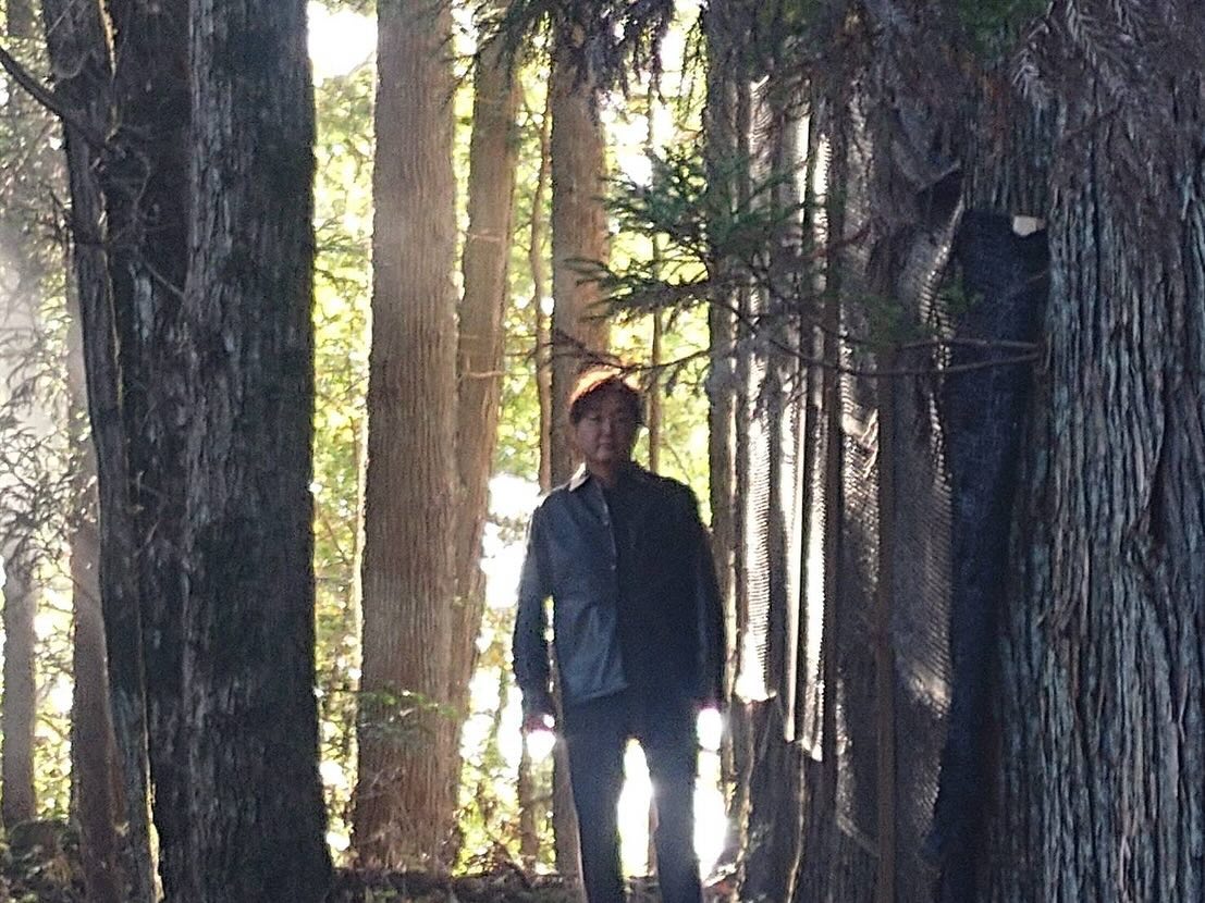 <div class="xdj266r x11i5rnm xat24cr x1mh8g0r x1vvkbs x126k92a">
<div dir="auto">10月24日</div>
</div>
<div class="x11i5rnm xat24cr x1mh8g0r x1vvkbs xtlvy1s x126k92a">
<div dir="auto">昨年よりプロデュース・設計監修させて頂いた</div>
<div dir="auto">グランピング 森の空でPanasonicさんの</div>
<div dir="auto">
<p>イメージムービー撮影<span class="x3nfvp2 x1j61x8r x1fcty0u xdj266r xhhsvwb xat24cr xgzva0m xxymvpz xlup9mm x1kky2od"><img loading="lazy" class="xz74otr" src="https://static.xx.fbcdn.net/images/emoji.php/v9/ta9/2/16/1f4fd.png" alt="📽️" width="16" height="16" /></span></p>
<p>&nbsp;</p>
</div>
</div>
<div class="x11i5rnm xat24cr x1mh8g0r x1vvkbs xtlvy1s x126k92a">
<div dir="auto">いつもながら<span class="x3nfvp2 x1j61x8r x1fcty0u xdj266r xhhsvwb xat24cr xgzva0m xxymvpz xlup9mm x1kky2od"><img loading="lazy" class="xz74otr" src="https://static.xx.fbcdn.net/images/emoji.php/v9/t60/2/16/1f4a6.png" alt="💦" width="16" height="16" /></span>本格的な撮影に圧倒されない様に</div>
<div dir="auto">気合いで頑張り無事終了<span class="x3nfvp2 x1j61x8r x1fcty0u xdj266r xhhsvwb xat24cr xgzva0m xxymvpz xlup9mm x1kky2od"><img loading="lazy" class="xz74otr" src="https://static.xx.fbcdn.net/images/emoji.php/v9/t1e/2/16/1f60a.png" alt="😊" width="16" height="16" /></span></div>
</div>
<div class="x11i5rnm xat24cr x1mh8g0r x1vvkbs xtlvy1s x126k92a">
<div dir="auto">
<p>今ではなかなか予約取れない施設になり</p>
<p>作り手としては、、、大変嬉しい限りです<span class="x3nfvp2 x1j61x8r x1fcty0u xdj266r xhhsvwb xat24cr xgzva0m xxymvpz xlup9mm x1kky2od"><img loading="lazy" class="xz74otr" src="https://static.xx.fbcdn.net/images/emoji.php/v9/t7c/2/16/263a.png" alt="☺️" width="16" height="16" /></span></p>
</div>
</div>
<div class="x11i5rnm xat24cr x1mh8g0r x1vvkbs xtlvy1s x126k92a">
<div dir="auto">
<p>秋<span class="x3nfvp2 x1j61x8r x1fcty0u xdj266r xhhsvwb xat24cr xgzva0m xxymvpz xlup9mm x1kky2od"><img loading="lazy" class="xz74otr" src="https://static.xx.fbcdn.net/images/emoji.php/v9/t28/2/16/1f342.png" alt="🍂" width="16" height="16" /></span>の晴天にも恵まれ最高の1日でした。</div>
</div>
<div class="x11i5rnm xat24cr x1mh8g0r x1vvkbs xtlvy1s x126k92a">
<div dir="auto">
<p>来年公開予定なんで皆様よろしくお願いします。<span class="x3nfvp2 x1j61x8r x1fcty0u xdj266r xhhsvwb xat24cr xgzva0m xxymvpz xlup9mm x1kky2od"><img loading="lazy" class="xz74otr" src="https://static.xx.fbcdn.net/images/emoji.php/v9/t70/2/16/1f647.png" alt="🙇" width="16" height="16" /></span></p>
</div>
</div>
<div class="x11i5rnm xat24cr x1mh8g0r x1vvkbs xtlvy1s x126k92a"></div>