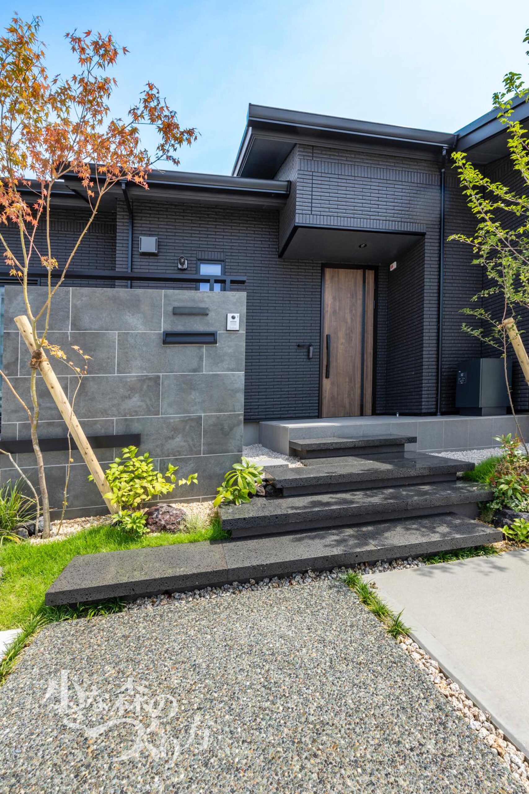 工事後の出来はご満足頂けましたか？<p>想像以上にステキな外構で、自慢の庭です。</p>
<p>いつも帰宅するたびに幸せな気持ちになります。</p>
<p>田主丸さんにお願いして本当によかったです！</p>