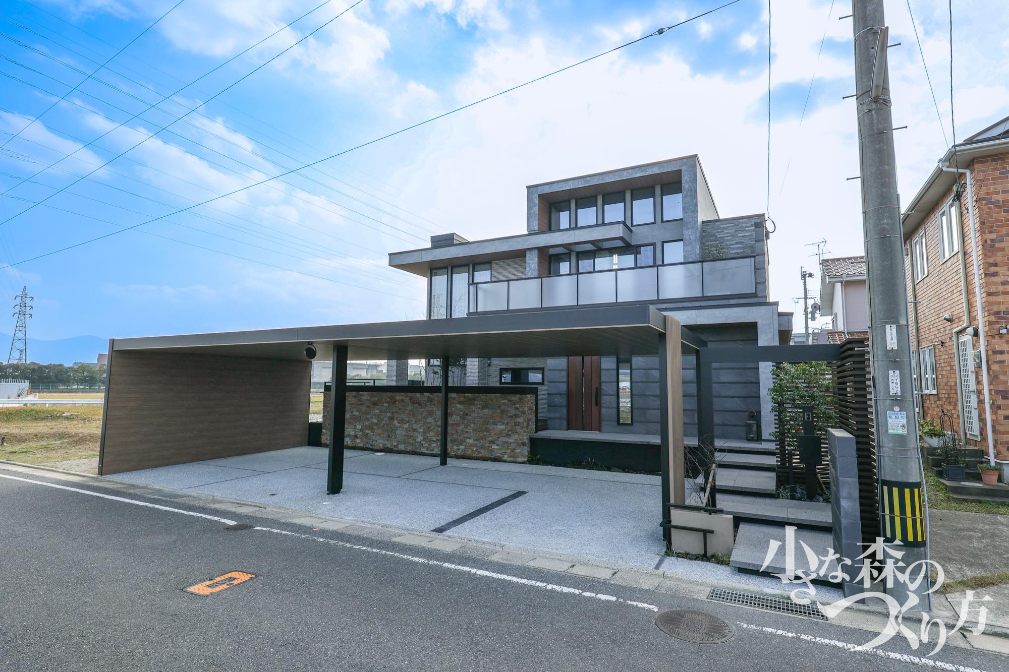 ご利用にあたって重視されたことは何ですか？<ul>
<li>デザイン（プランの提案力）</li>
</ul>