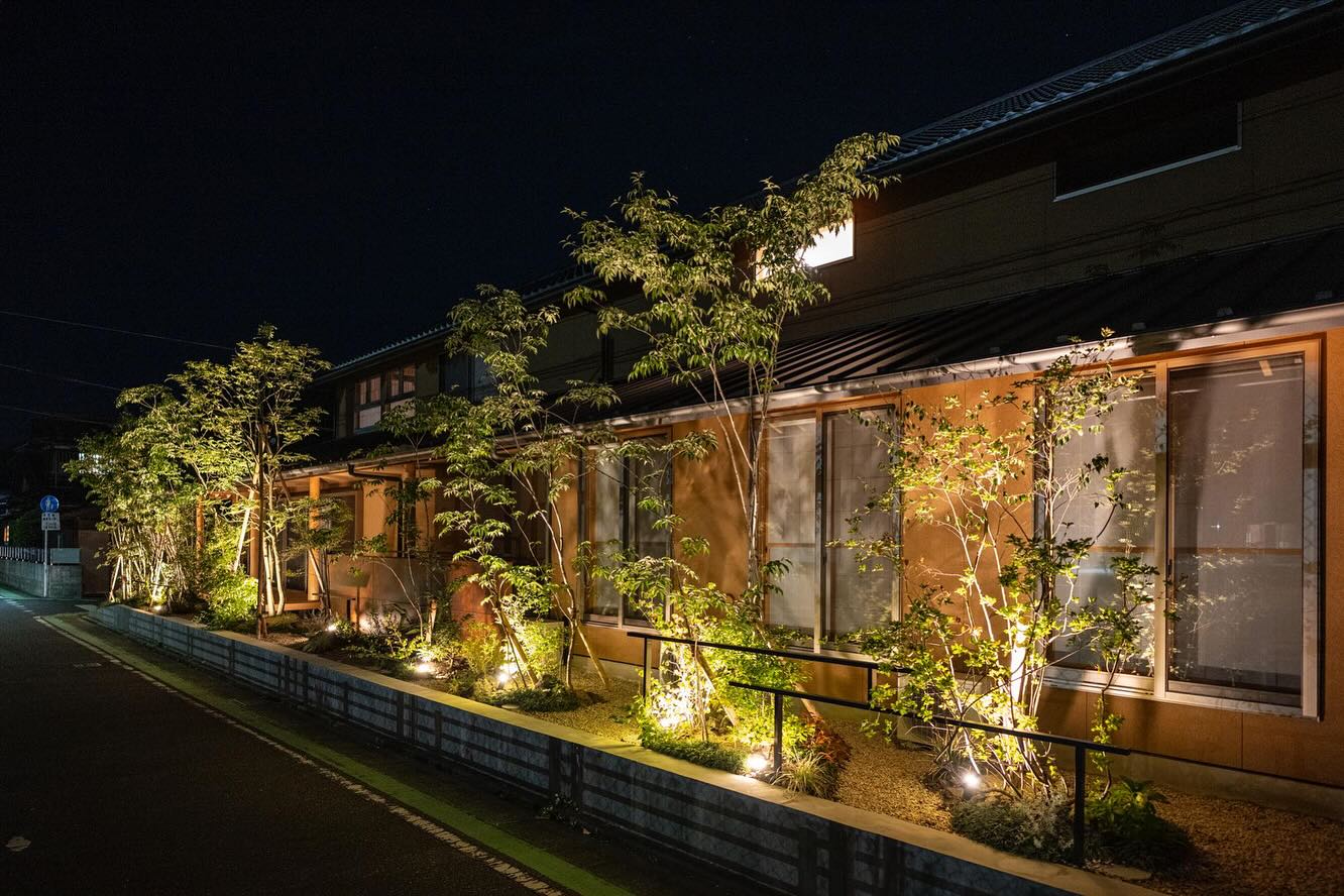 <div class="xdj266r x11i5rnm xat24cr x1mh8g0r x1vvkbs x126k92a">
<div dir="auto">久しぶりに九州のお仕事<span class="html span xexx8yu x4uap5 x18d9i69 xkhd6sd x1hl2dhg x16tdsg8 x1vvkbs x3nfvp2 x1j61x8r x1fcty0u xdj266r xat24cr xgzva0m xhhsvwb xxymvpz xlup9mm x1kky2od"><img loading="lazy" class="xz74otr" src="https://static.xx.fbcdn.net/images/emoji.php/v9/t1e/2/16/1f60a.png" alt="😊" width="16" height="16" /></p>
<p></span></div>
</div>
<div class="x11i5rnm xat24cr x1mh8g0r x1vvkbs xtlvy1s x126k92a">
<div dir="auto">CASE 2</div>
</div>
<div class="x11i5rnm xat24cr x1mh8g0r x1vvkbs xtlvy1s x126k92a">
<div dir="auto">ホスピタルホームあいあい横浜</p>
</div>
</div>
<div class="x11i5rnm xat24cr x1mh8g0r x1vvkbs xtlvy1s x126k92a">
<div dir="auto">新しい庭 2024 summer</div>
</div>
<div class="x11i5rnm xat24cr x1mh8g0r x1vvkbs xtlvy1s x126k92a">
<div dir="auto">時代・気候・Designを融合</p>
</div>
</div>