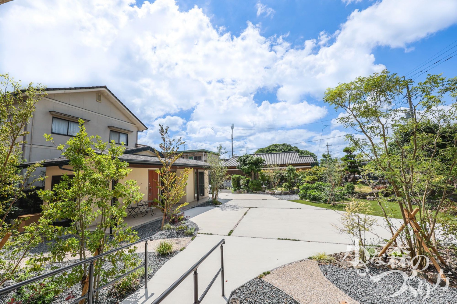 どのようなご希望がありましたか？<p>①広い敷地80坪の雑草に悩んでいた。</p>
<p>②私や犬が散歩できる散策の林のようにしたい。</p>
<p>③いままでの様に４、５台 車を置けるようにしたい。</p>