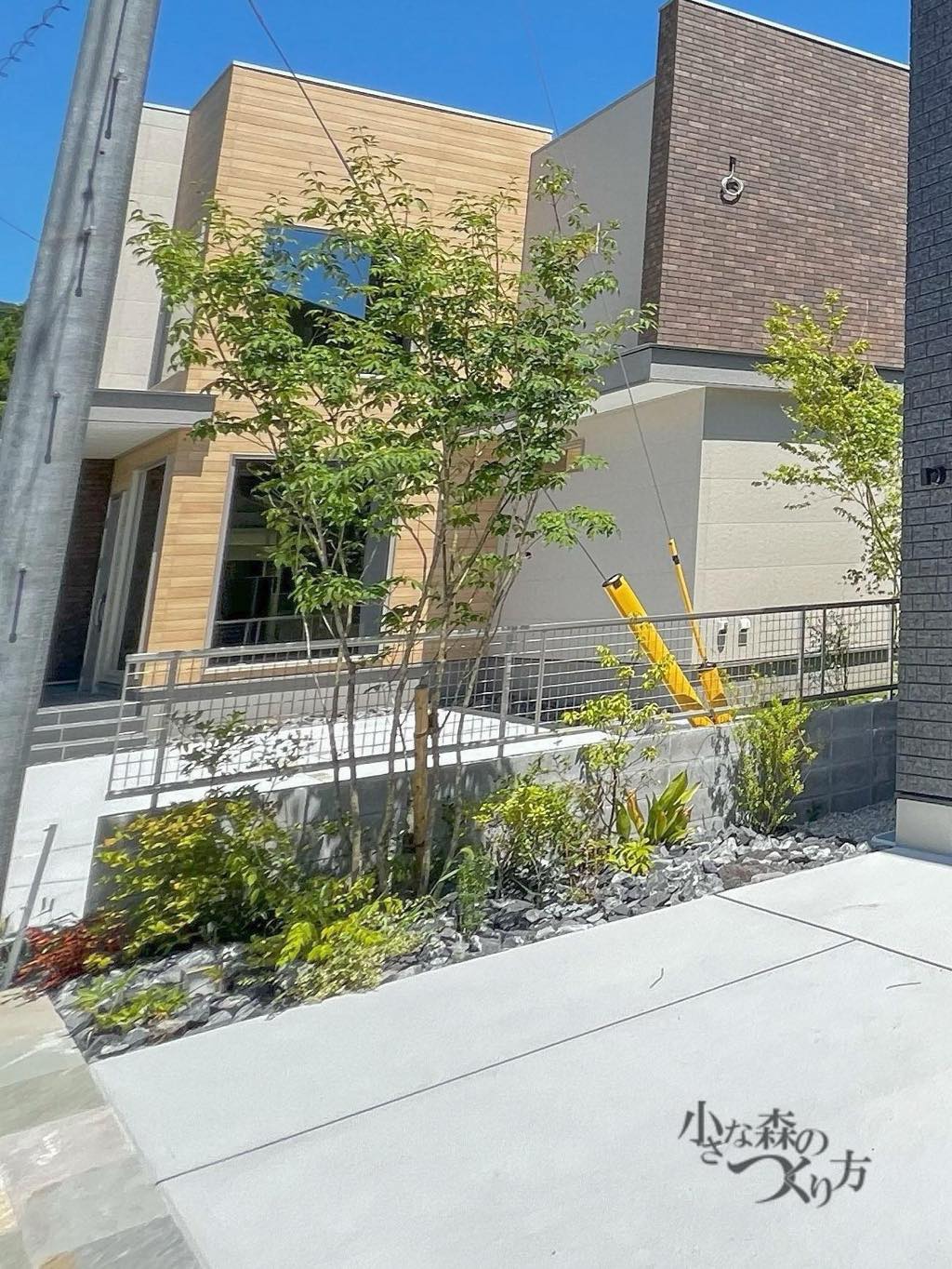 <p>大きな庭ではなくとも植栽を有効的に配置することで、建物全体に奥行きや立体感をもたらすことができます。</p>